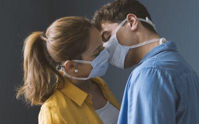 ¿Se puede besar sin contagiar si has tenido el coronavirus?